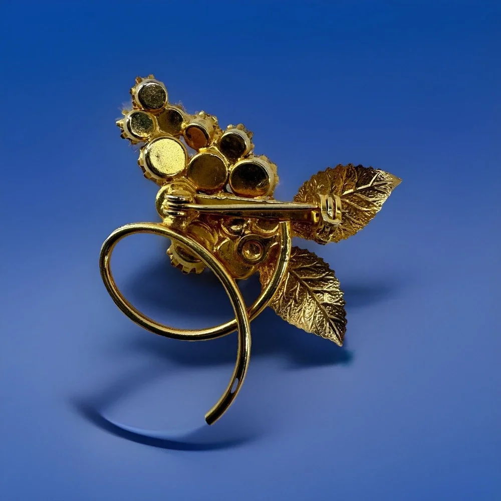 Vintage Grape Cluster Rhinestone Brooch Gold Tone Leaves EUC‎